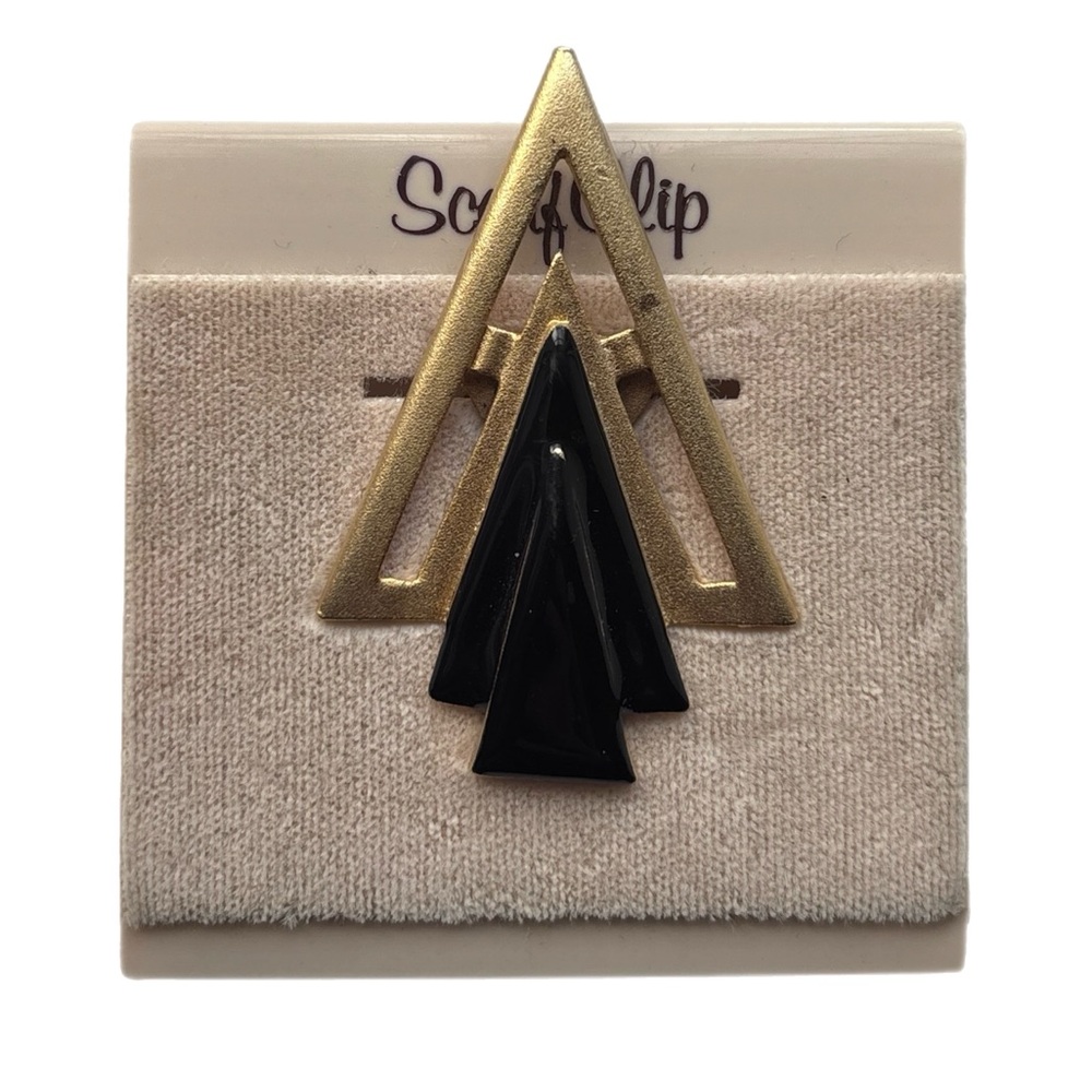 Vintage // Macy’s Scarf Clip